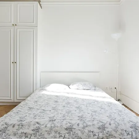 Spacious 3 Bedrooms - Arc De Triomphe * Parigi