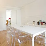 Spacious 3 Bedrooms - Arc De Triomphe