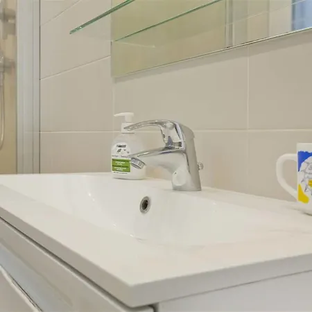 Spacious 3 Bedrooms - Arc De Triomphe